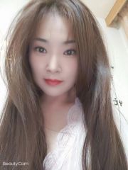 青秀小巧性感兮颜