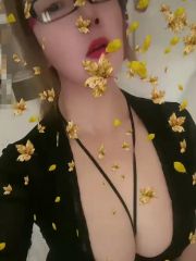 上城眼睛韵味大波熟女