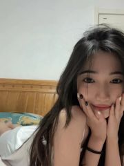 前凸后翘的服务系美女