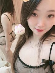 颜值美乳小默