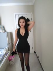 大胸甜妹